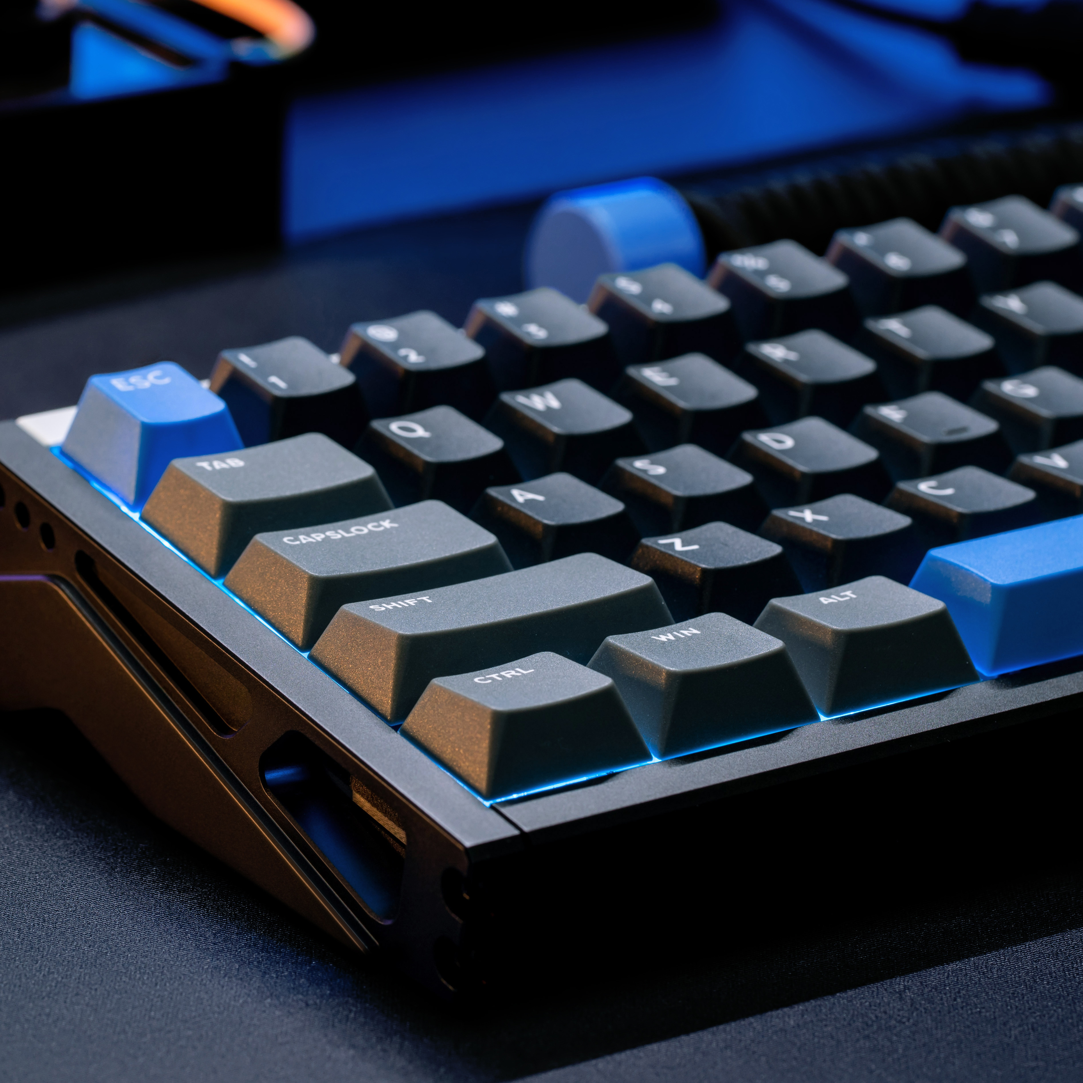 IQUNIX EZ60 Star Trail Switch– - Best Esports Gaming Keyboard recensione e prezzo